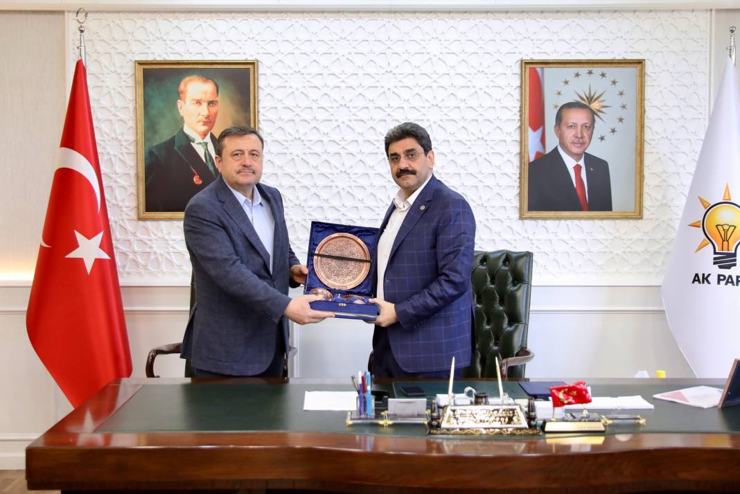 AK Parti Gaziantep Teşkilatında Güçlü İstişare: Hakan Aksu’dan Destek Ziyareti 5